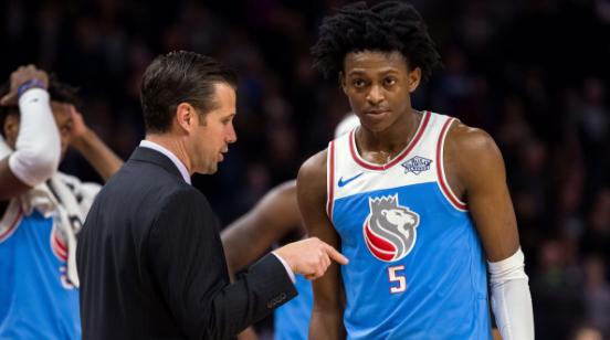 域奠定了坚 域奠定了坚